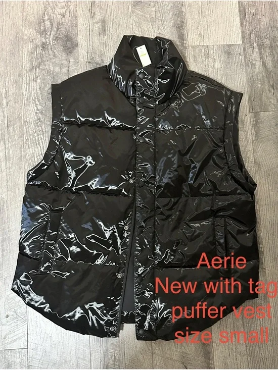 aerie Shiny Black Puffer Vest - Picture 1 of 1